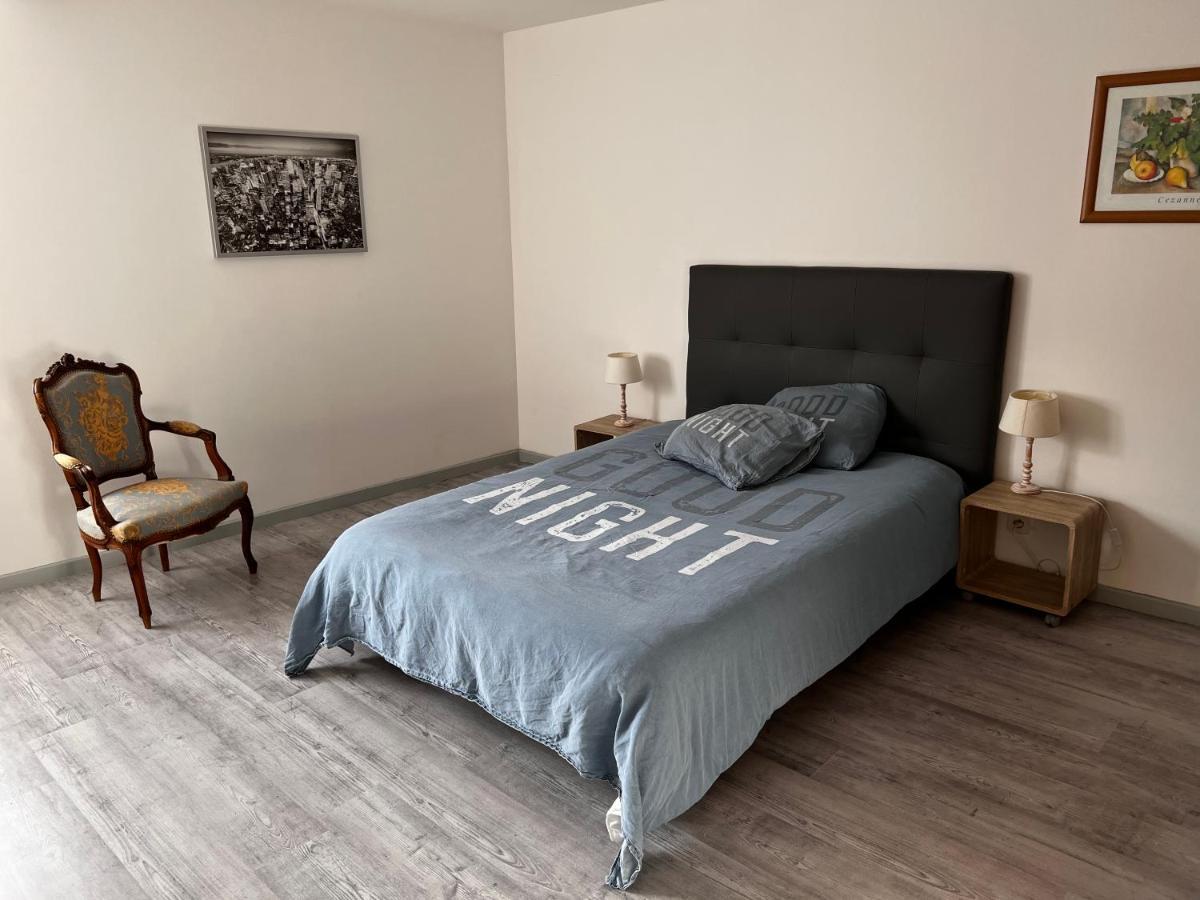 Appartement F2 gatinais à Pithiviers Extérieur photo